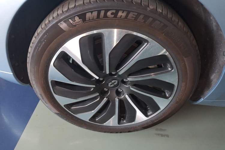 Used Hima AITO M5 2023 Extended-Range Rear-Drive Intelligent Driving Version Left Front Wheel Hub