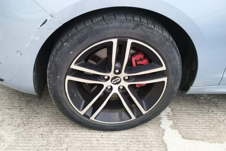 Used Hima AITO M5 2023 All-Electric Rear-Drive Standard Edition Left Front Wheel Hub