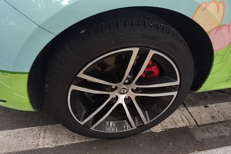 Used Hima AITO M5 2023 Extended-Range Four-Wheel Drive Intelligent Driving Version Left Front Wheel Hub