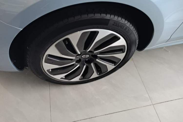 Used Hima AITO M5 2023 Extended-Range Four-Wheel Drive Intelligent Driving Version Left Front Wheel Hub