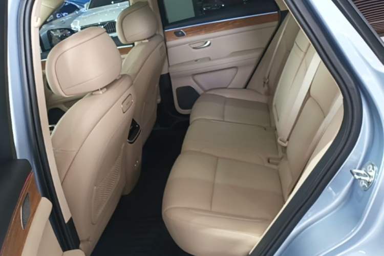 Used Hima AITO M5 2023 Extended-Range Four-Wheel Drive Intelligent Driving Version Left Rear Seat