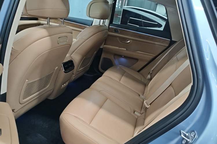 Used Hima AITO M5 2023 All-Electric Rear-Drive Standard Edition Left Rear Seat