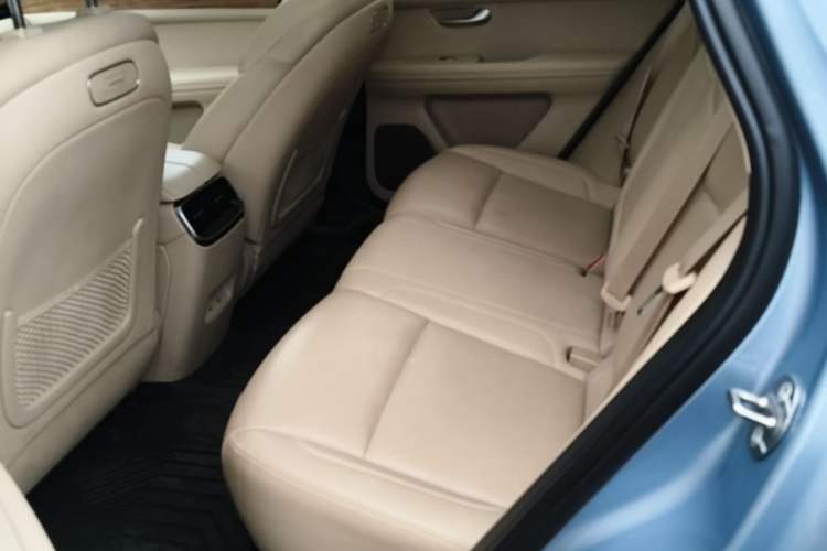 Used Hima AITO M5 2023 All-Electric Rear-Drive Standard Edition Left Rear Seat