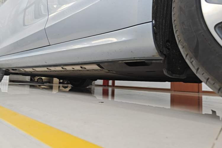 Used Hima AITO M5 2023 Extended-Range Four-Wheel Drive Intelligent Driving Version Left Side Sill