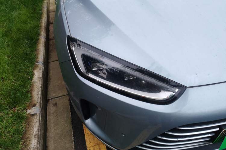 Used Hima AITO M5 2023 Extended-Range Rear-Drive Intelligent Driving Version Right Front Headlight