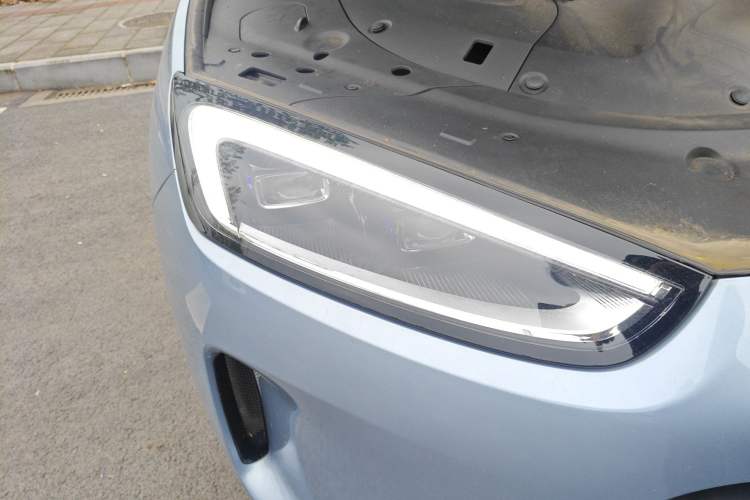 Used Hima AITO M5 2023 Extended-Range Rear-Drive Intelligent Driving Version Right Front Headlight