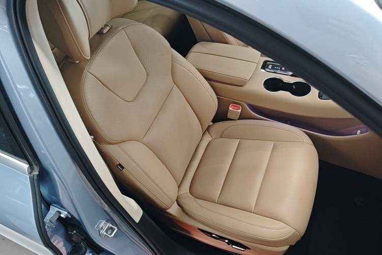 Used Hima AITO M5 2023 All-Electric Rear-Drive Standard Edition Right Front Seat