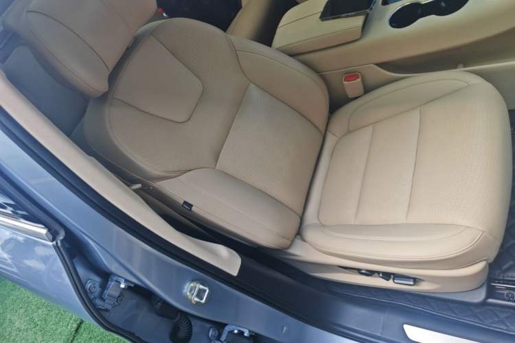 Used Hima AITO M5 2023 Extended-Range Four-Wheel Drive Intelligent Driving Version Right Front Seat