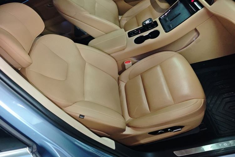 Used Hima AITO M5 2023 Extended-Range Rear-Drive Intelligent Driving Version Right Front Seat