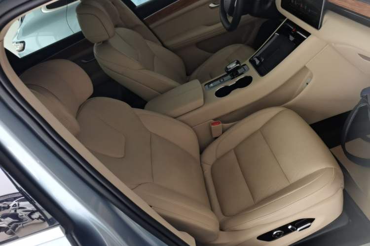 Used Hima AITO M5 2023 Extended-Range Four-Wheel Drive Intelligent Driving Version Right Front Seat