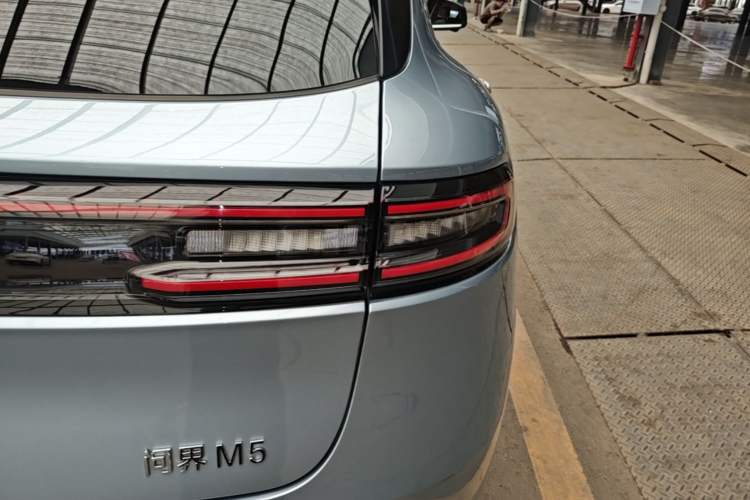 Used Hima AITO M5 2023 Extended-Range Rear-Drive Standard Version Right Rear Taillight