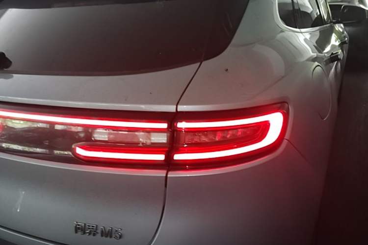 Used Hima AITO M5 2023 Extended-Range Four-Wheel Drive Intelligent Driving Version Right Rear Taillight