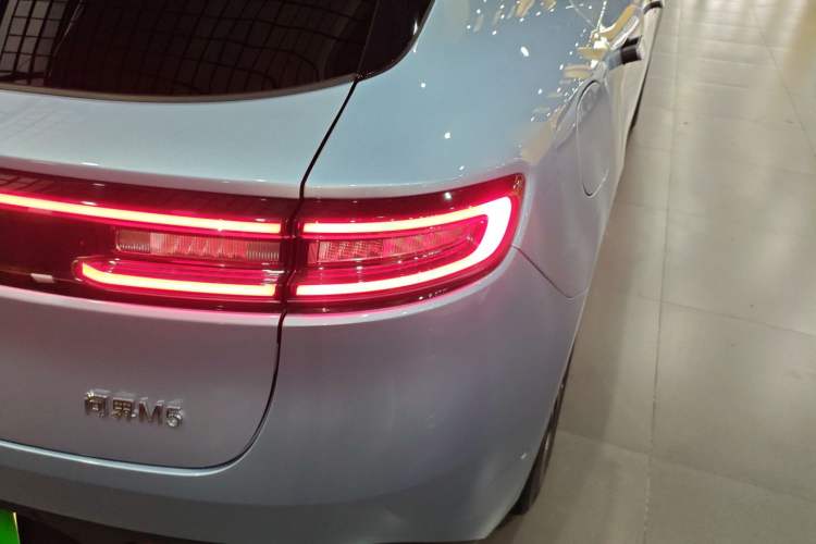Used Hima AITO M5 2023 Extended-Range Four-Wheel Drive Intelligent Driving Version Right Rear Taillight
