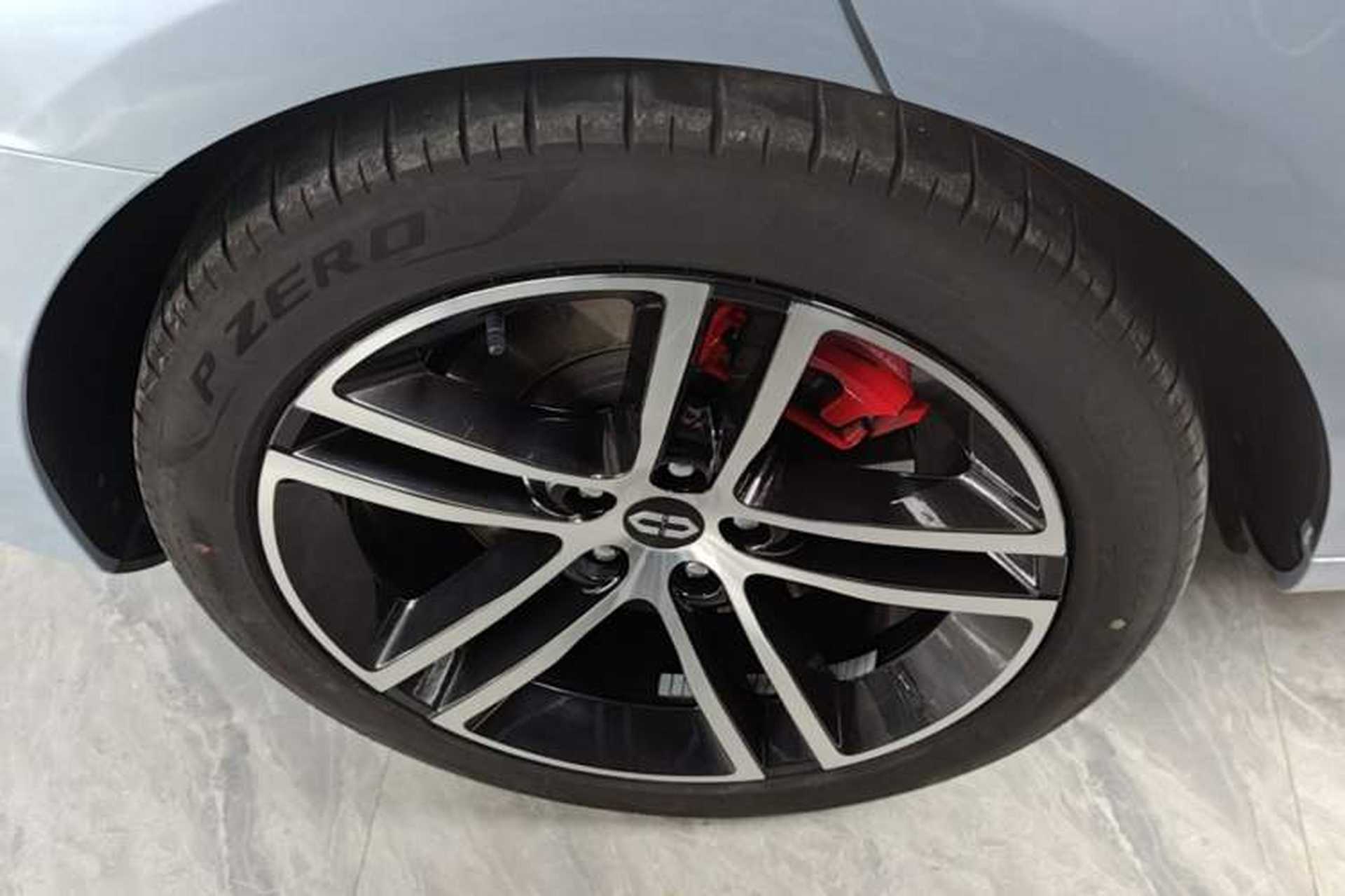 Used Hima AITO M5 2023 Extended-Range Four-Wheel Drive Intelligent Driving Version Right Rear Wheel Hub