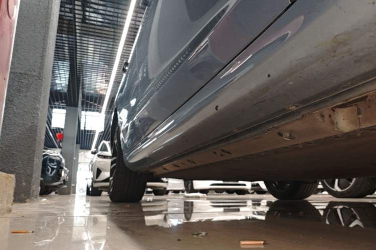 Used Hima AITO M5 2023 All-Electric Rear-Drive Standard Edition Right Side Sill