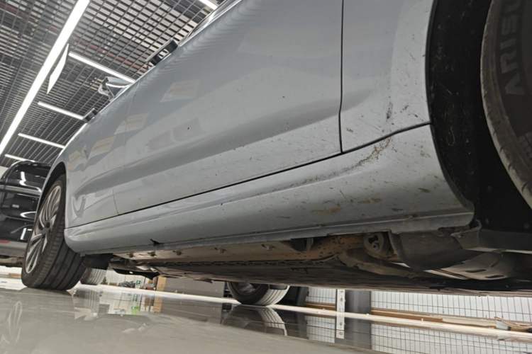 Used Hima AITO M5 2023 Extended-Range Four-Wheel Drive Intelligent Driving Version Right Side Sill