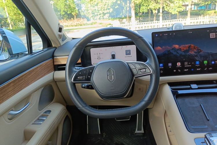 Used Hima AITO M5 2023 Extended-Range Four-Wheel Drive Intelligent Driving Version Steering Wheel