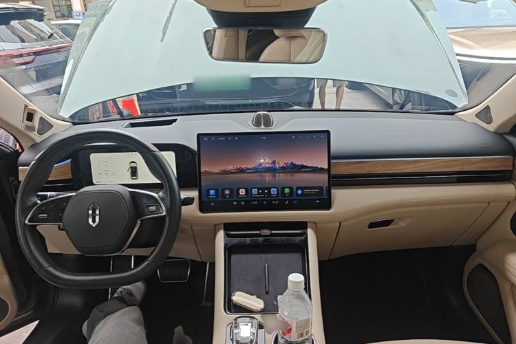 Used Hima AITO M5 2023 Pure Electric All-Wheel Drive Intelligent Driving Version Center Console