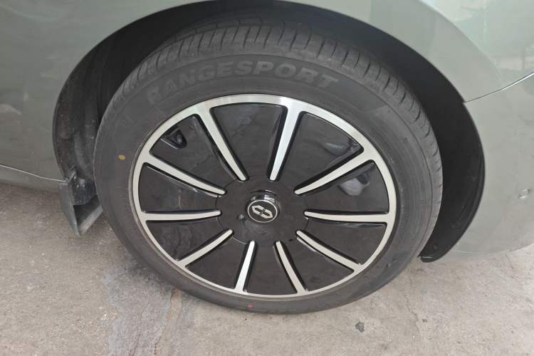 Used Hima AITO M5 2023 Pure Electric All-Wheel Drive Intelligent Driving Version Right Front Wheel Hub