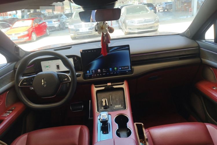 Used Hima AITO M5 2023 Pure Electric Rear-Drive Intelligent Driving Version Center Console