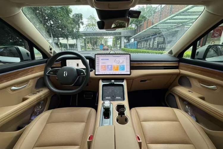 Used Hima AITO M5 2023 Extended-Range Rear-Drive Intelligent Driving Version Center Console