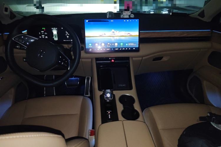 Used Hima AITO M5 2023 Pure Electric Rear-Drive Intelligent Driving Version Center Console