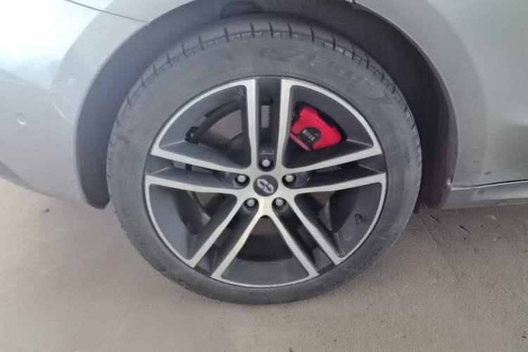 Used Hima AITO M5 2023 Pure Electric Rear-Drive Intelligent Driving Version Right Rear Wheel Hub