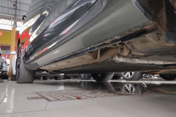 Used Hima AITO M5 2023 Extended-Range Rear-Drive Standard Version Right Side Sill