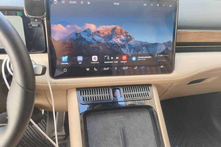 Used Hima AITO M5 2023 Extended-Range Four-Wheel Drive Intelligent Driving Version Audio And AC Panel