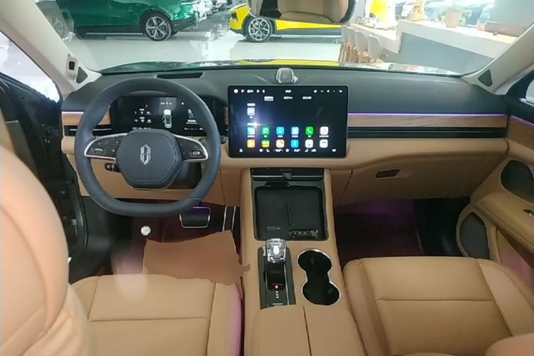 Used Hima AITO M5 2023 Pure Electric Rear-Drive Intelligent Driving Version Center Console