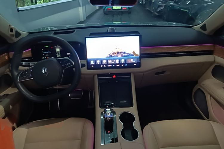 Used Hima AITO M5 2023 Extended-Range Rear-Drive Intelligent Driving Version Center Console