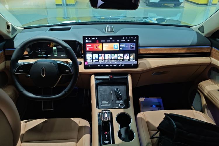 Used Hima AITO M5 2023 Extended-Range Four-Wheel Drive Intelligent Driving Version Center Console