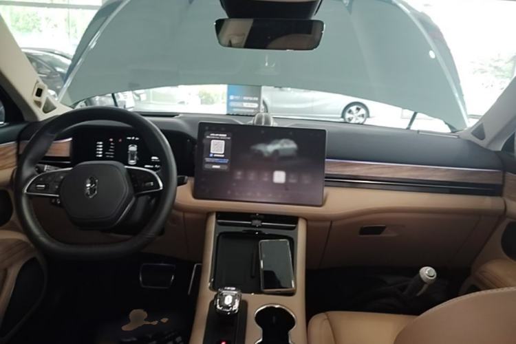 Used Hima AITO M5 2023 Extended-Range Four-Wheel Drive Intelligent Driving Version Center Console