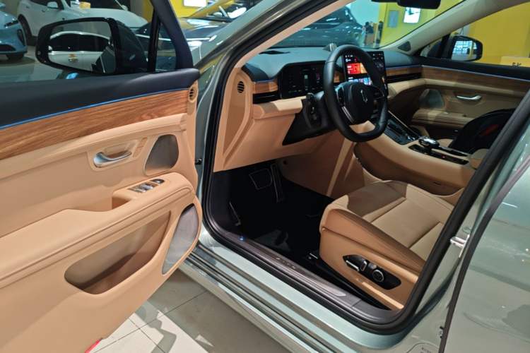 Used Hima AITO M5 2023 Extended-Range Four-Wheel Drive Intelligent Driving Version Driver Seat