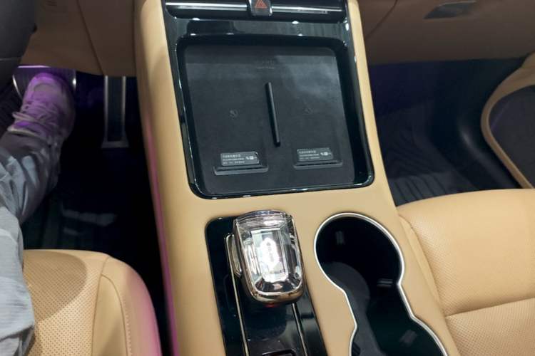Used Hima AITO M5 2023 Extended-Range Rear-Drive Intelligent Driving Version Gear Lever