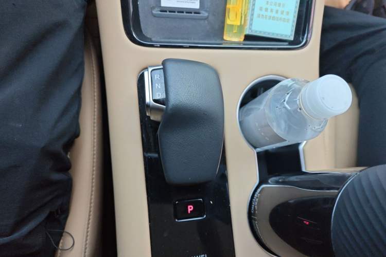 Used Hima AITO M5 2023 All-Electric Rear-Drive Standard Edition Gear Lever