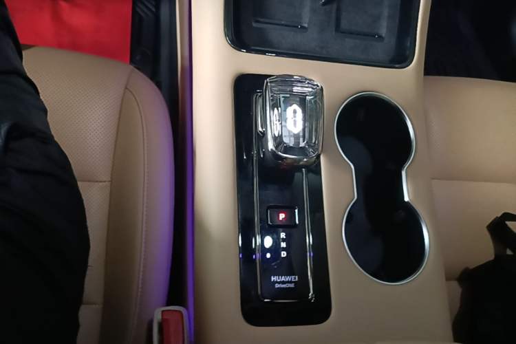 Used Hima AITO M5 2023 Extended-Range Four-Wheel Drive Intelligent Driving Version Gear Lever