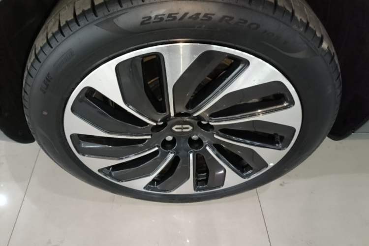 Used Hima AITO M5 2023 Extended-Range Four-Wheel Drive Intelligent Driving Version Left Front Wheel Hub