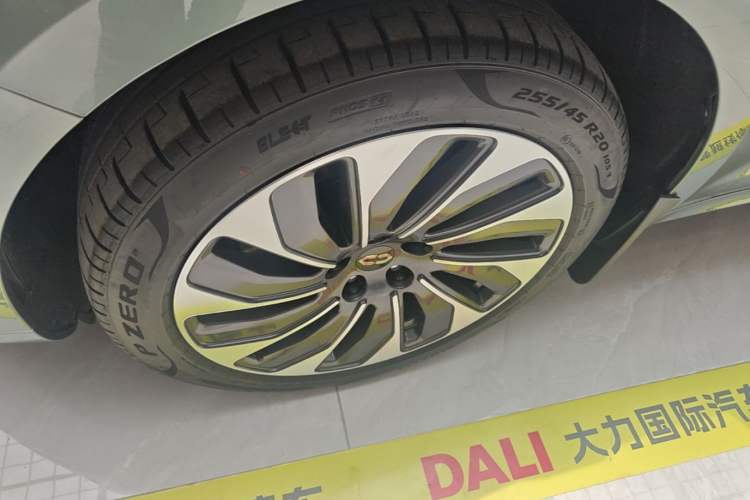 Used Hima AITO M5 2023 Extended-Range Rear-Drive Intelligent Driving Version Left Front Wheel Hub