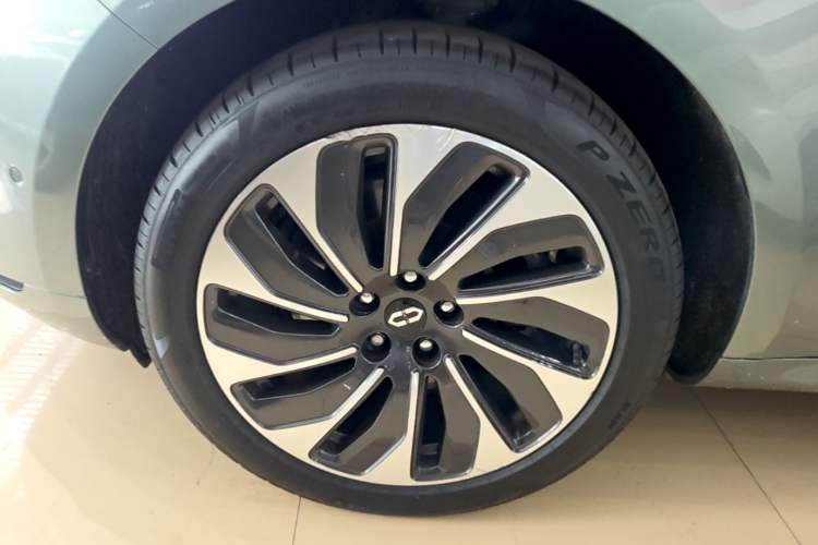 Used Hima AITO M5 2023 Extended-Range Rear-Drive Intelligent Driving Version Left Front Wheel Hub