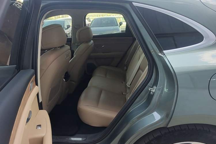 Used Hima AITO M5 2023 Extended-Range Four-Wheel Drive Intelligent Driving Version Left Rear Seat