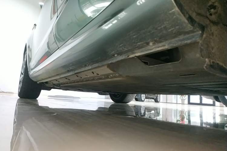 Used Hima AITO M5 2023 Extended-Range Four-Wheel Drive Intelligent Driving Version Left Side Sill