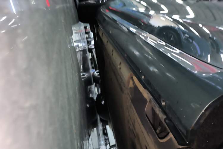 Used Hima AITO M5 2023 Extended-Range Rear-Drive Standard Version Left Side Sill