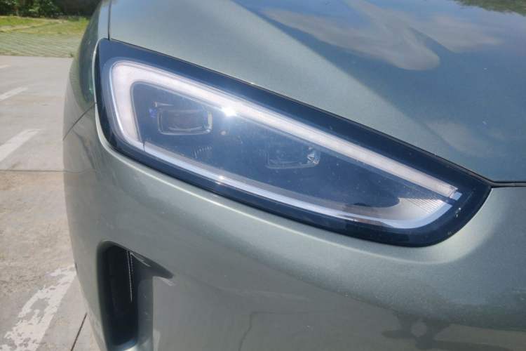 Used Hima AITO M5 2023 All-Electric Rear-Drive Standard Edition Right Front Headlight