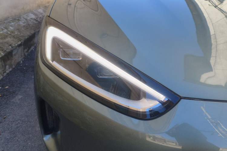 Used Hima AITO M5 2023 Extended-Range Four-Wheel Drive Intelligent Driving Version Right Front Headlight