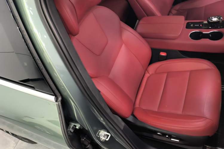 Used Hima AITO M5 2023 Extended-Range Rear-Drive Standard Version Right Front Seat