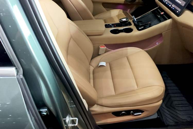 Used Hima AITO M5 2023 Extended-Range Rear-Drive Intelligent Driving Version Right Front Seat