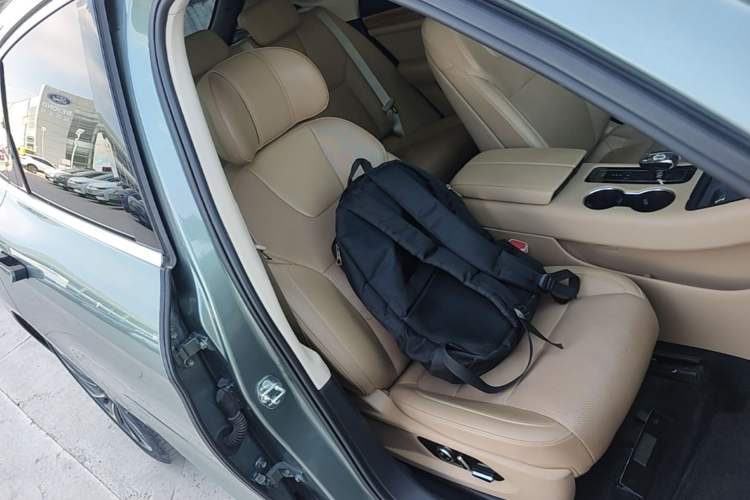 Used Hima AITO M5 2023 Extended-Range Four-Wheel Drive Intelligent Driving Version Right Front Seat