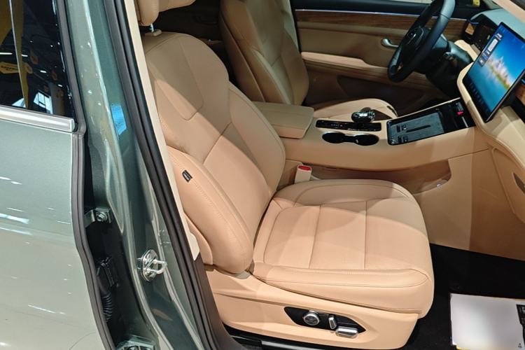 Used Hima AITO M5 2023 Extended-Range Four-Wheel Drive Intelligent Driving Version Right Front Seat