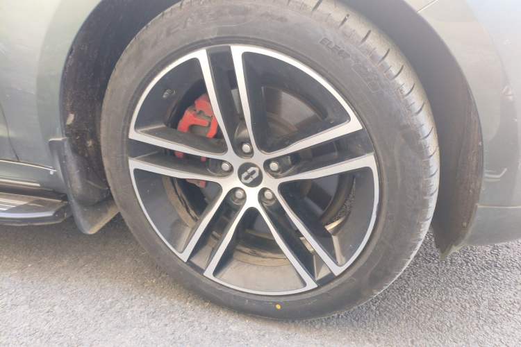 Used Hima AITO M5 2023 Extended-Range Four-Wheel Drive Intelligent Driving Version Right Front Wheel Hub